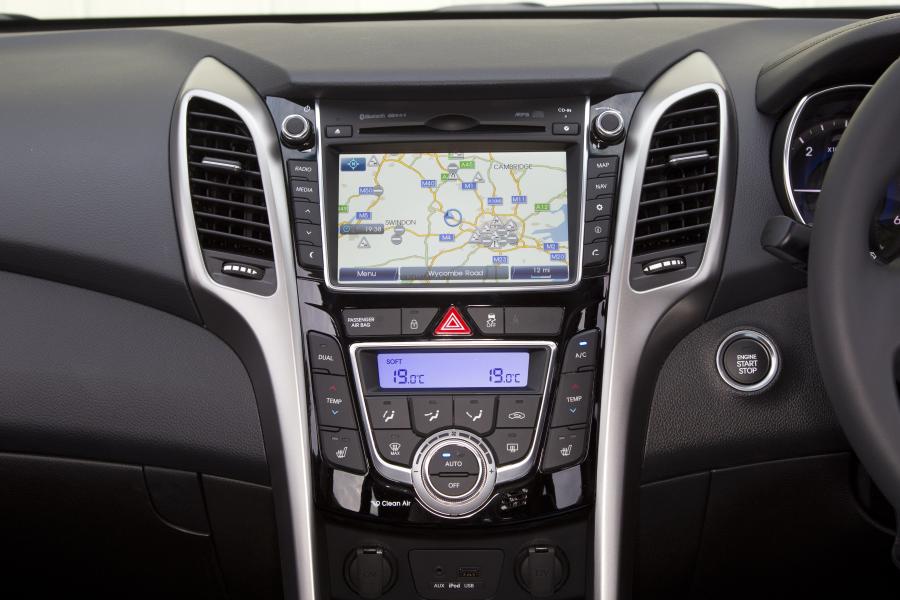  Hyundai i30 Wagon 2012 года  (UK) (фото 7 из 70)